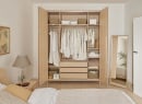 Armoire 4 portes avec pieds SINA - Chêne clair 2