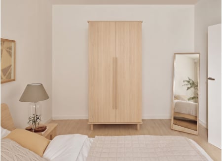 Armoire 2 portes avec pieds SINA - Chêne clair 1