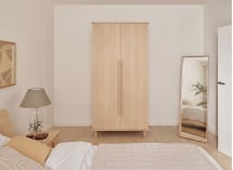 Armoire 2 portes avec pieds SINA - Chêne clair 1