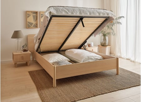 Opbergbed 160x200 met hellend hoofdeinde SINA - Lichte eik
