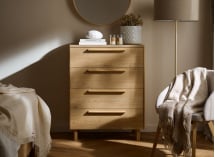 Commode 4 tiroirs avec pieds NOMA - Chêne 1