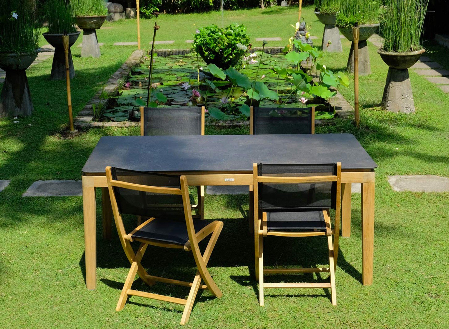 Table et chaises de jardin en Teck CANCUN - 4 personnes Nateo Concept - 1