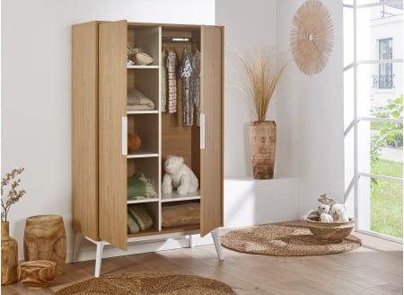 Armoire VINTAGE en chêne et blanc fond ambiance portes ouvertes