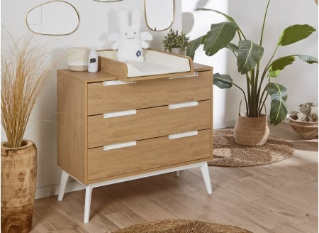 Commode à langer VINTAGE en Blanc et Chêne sur fond ambiance