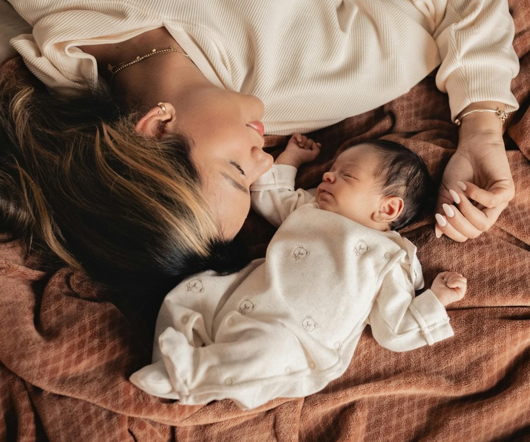 Bébé pleure pour dormir ? Fautil attendre ou intervenir vite — free download