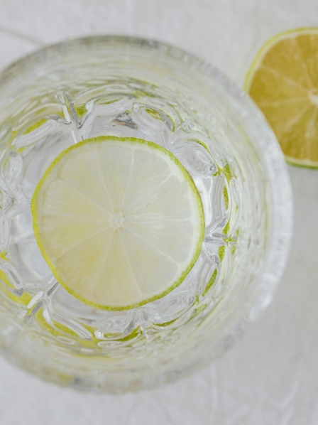 Comment bien hydrater son enfant en été ? Conseils pratiques et essentiels